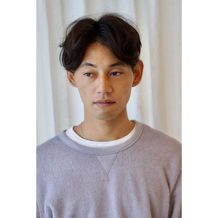 韓国風 センターパート メンズカルマパーマ 渡沼一喜 Beautrium 七里ヶ浜 ビュートリアム のヘアスタイル 美容院 美容室を予約するなら楽天ビューティ