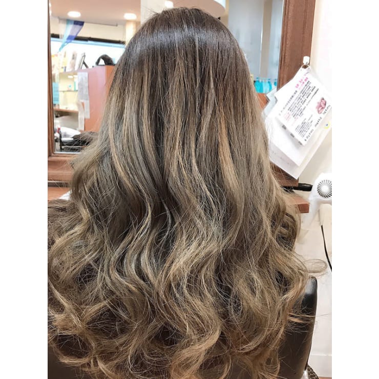 グラデーションカラー デザインカラー ダブルカラー カット Ohana オハナ のヘアスタイル 美容院 美容室を予約するなら楽天ビューティ