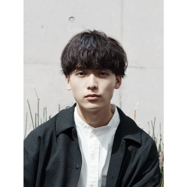 マッシュ 無造作パーマ ツーブロック Men S Hair Tokyo 表参道 メンズヘア トーキョー オモテサンドウ のヘアスタイル 美容院 美容室を予約するなら楽天ビューティ