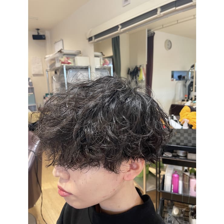 メンズスパイラルパーマ T One 鳥栖店 ティーワントステン のヘアスタイル 美容院 美容室を予約するなら楽天ビューティ