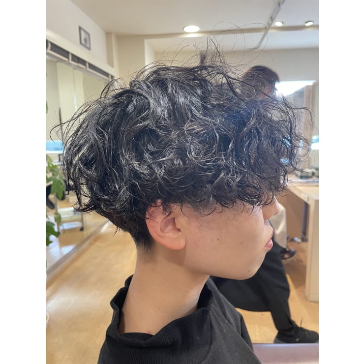 メンズスパイラルパーマ T One 鳥栖店 ティーワントステン のヘアスタイル 美容院 美容室を予約するなら楽天ビューティ