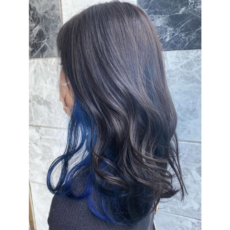 インナーカラー ブルー 青 デザインカラー イヤリングカラー Ohana オハナ のヘアスタイル 美容院 美容室を予約するなら楽天ビューティ
