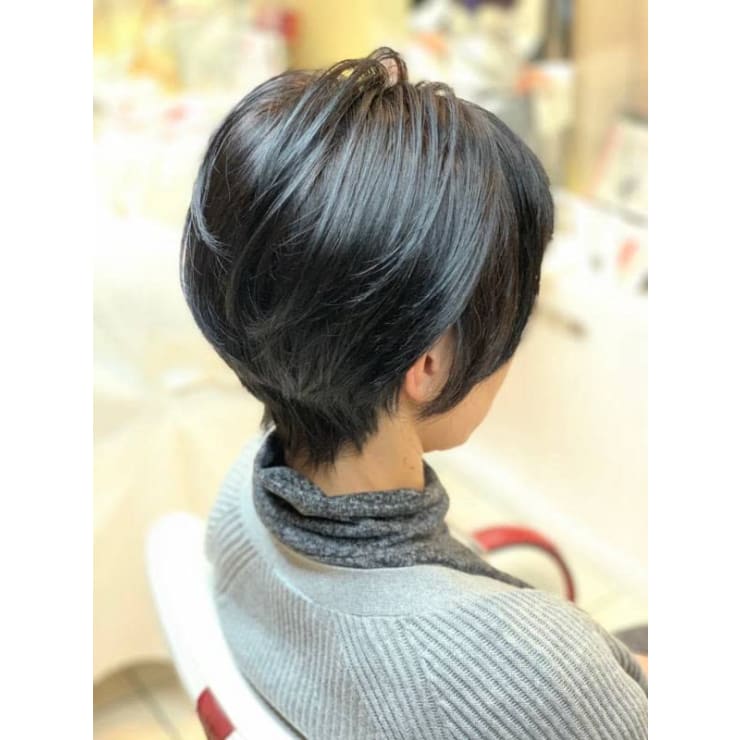 ショート グラデーション 耳掛け 黒髪 小顔 40代50代 Qualis 上福岡店 クオリスカミフクオカテン のヘアスタイル 美容院 美容室を予約するなら楽天ビューティ