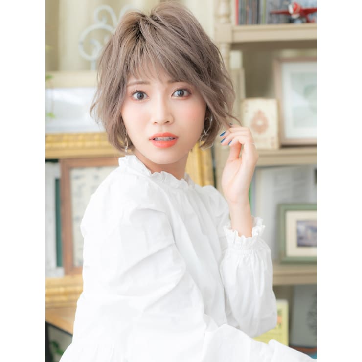 韓国風ショコラアッシュ小顔くせ毛ショート ミニボブ | COVER HAIR