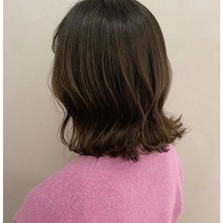 One 自由が丘 根本暗めのグラデーションカラー One アンド ワン のヘアスタイル 美容院 美容室を予約するなら楽天ビューティ
