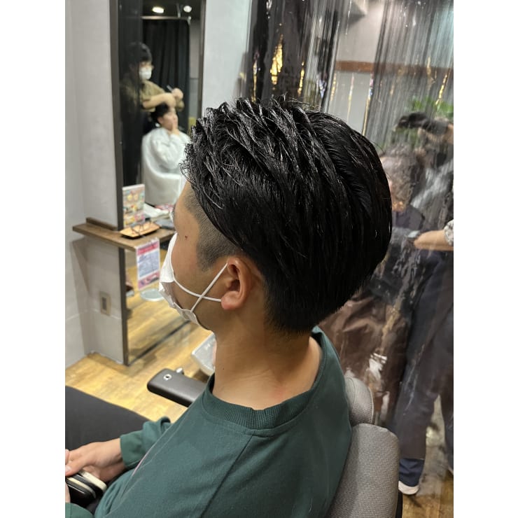 スリックバック Nap Hair Nalow Homme ナップ ヘアーアンドナローオム のヘアスタイル 美容院 美容室を予約するなら楽天ビューティ