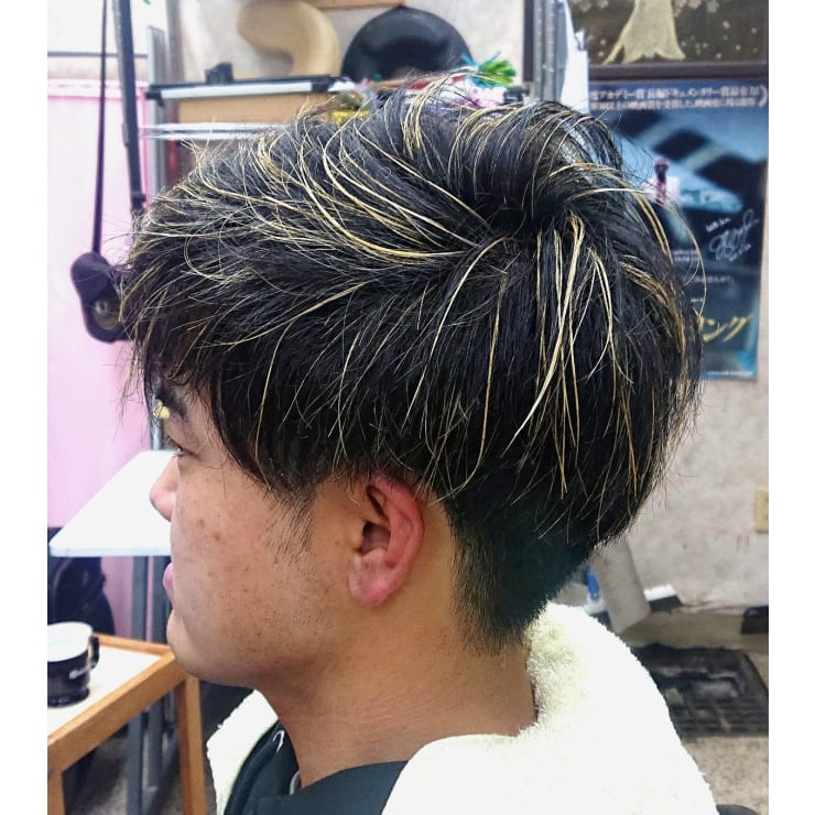 赤メッシュ ヘアサロンハラダ ヘアサロンハラダ のヘアスタイル 美容院 美容室を予約するなら楽天ビューティ