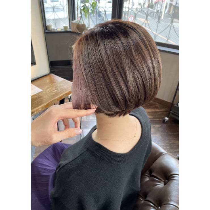 ラベンダーインナーカラー ショートボブ Hair Make Egerie ヘアアンドメイクエジェリ のヘアスタイル 美容院 美容室を予約するなら楽天ビューティ
