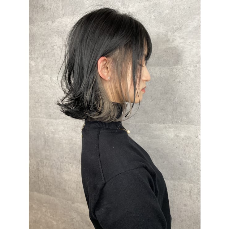 幅広いカラーバリエーションが魅力 インナーカラー 表面と内側の二色仕上げでオシャレにカラーチェンジ White 天王寺阿倍野店 アンダーバーホワイトテンノウジアベノテン のこだわり特集 美容院 美容室を予約するなら楽天ビューティ