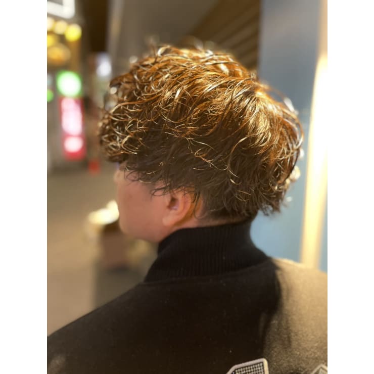 波巻きスパイラルパーマ Hiro Ginza 池袋 サンシャイン通り店 ヒロギンザ イケブクロ サンシャインドオリテン のヘアスタイル 美容院 美容室を予約するなら楽天ビューティ