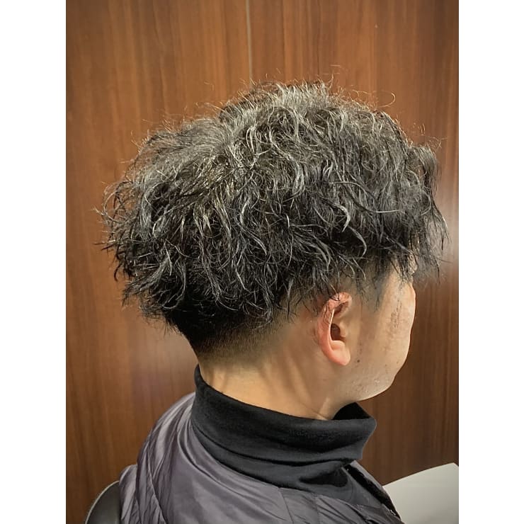 波巻きスパイラルパーマ メンズカット 港区 六本木 麻布 ヒロ銀座ヘアーサロン 麻布乃木坂 六本木駅前店 ヒロギンザヘアー サロンアザブノギザカロッポンギエキマエテン のヘアスタイル 美容院 美容室を予約するなら楽天ビューティ
