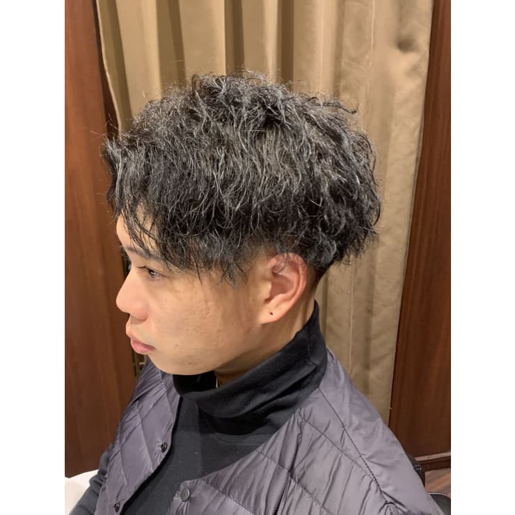波巻きスパイラルパーマ メンズカット 港区 六本木 麻布 ヒロ銀座ヘアーサロン 麻布乃木坂 六本木駅前店 ヒロギンザヘアーサロンアザブノギザカロッポンギエキマエテン のヘアスタイル 美容院 美容室を予約するなら楽天ビューティ