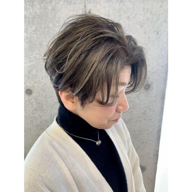 40代50代60代脱白髪染めのハイライトカラー Sweep 平尾 スウィープ ヒラオ のヘアスタイル 美容院 美容室を予約するなら楽天ビューティ 40代50代60代脱白髪染めのハイライトカラー Sweep 平尾 スウィープ ヒラオ のヘアスタイル 美容院 美容室を予約するなら楽天ビューティ