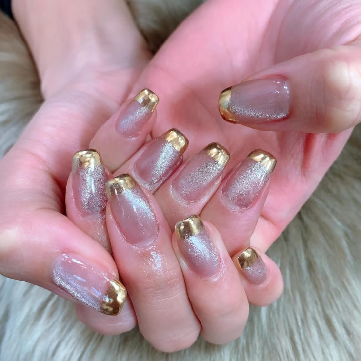 マグネットジェル メタリックフレンチ Pnrnail ピーエヌアールネイル のネイルデザイン ネイル まつげサロンを予約するなら楽天ビューティ