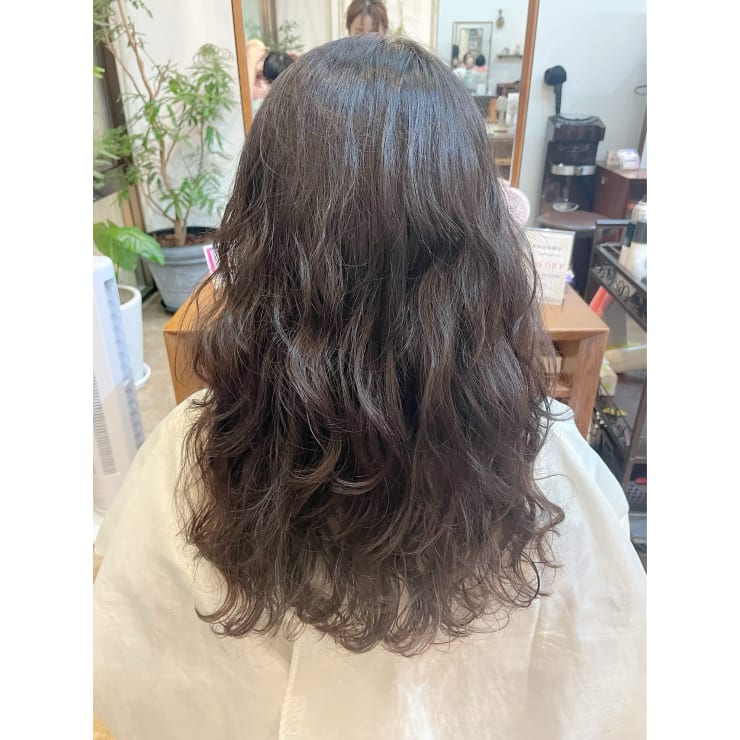 ロングパーマ しっかりウェーブ Gift Hair Salon ギフト のヘアスタイル 美容院 美容室を予約するなら楽天ビューティ
