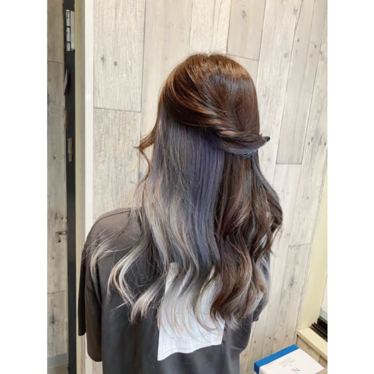 インナーカラー ハイライトカラー イヤリングカラー 学割 Lohas ロハス のヘアスタイル 美容院 美容室を予約するなら楽天ビューティ