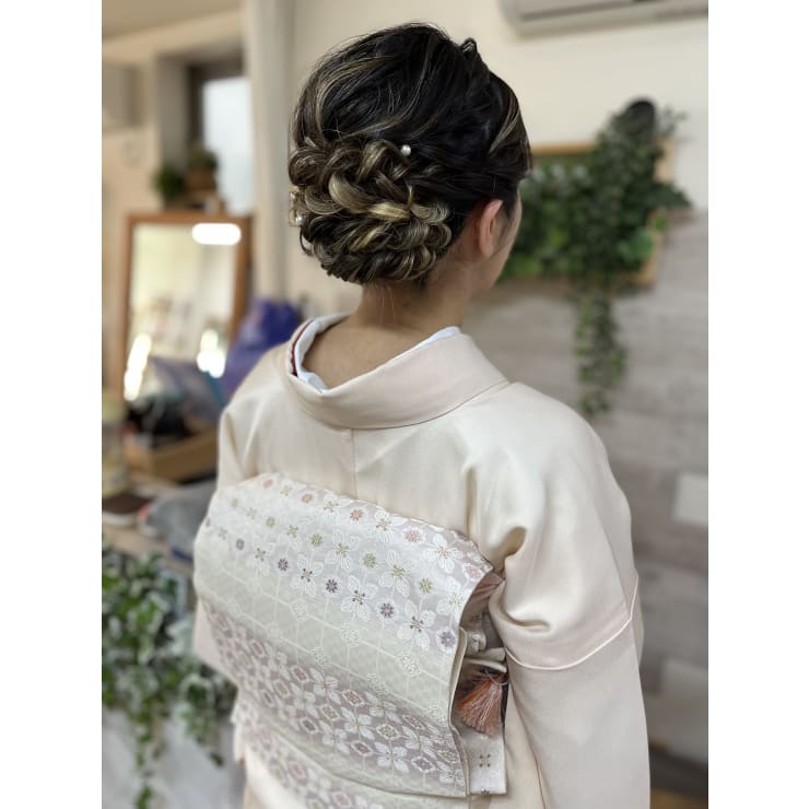 撮影のヘアメイク担当 ヘアメイク ヘアセット ブライダルヘアメイク もお任せ ヘアセット メイクアップ Roquat Salon ヘアセットアンドメイクアップ ロカットサロン のこだわり特集 美容院 美容室を予約するなら楽天ビューティ