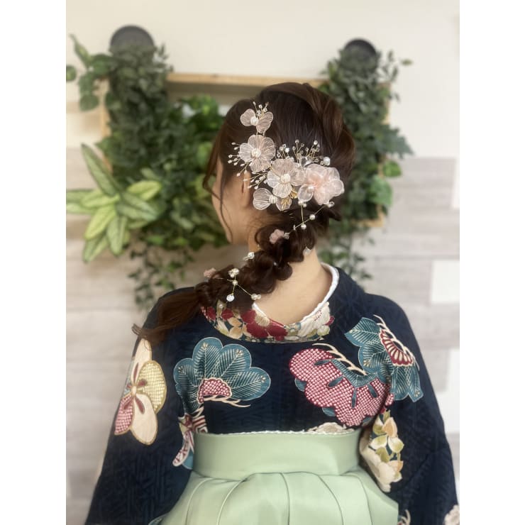 撮影のヘアメイク担当 ヘアメイク ヘアセット ブライダルヘアメイク もお任せ ヘアセット メイクアップ Roquat Salon ヘアセットアンドメイクアップ ロカットサロン のこだわり特集 美容院 美容室を予約するなら楽天ビューティ