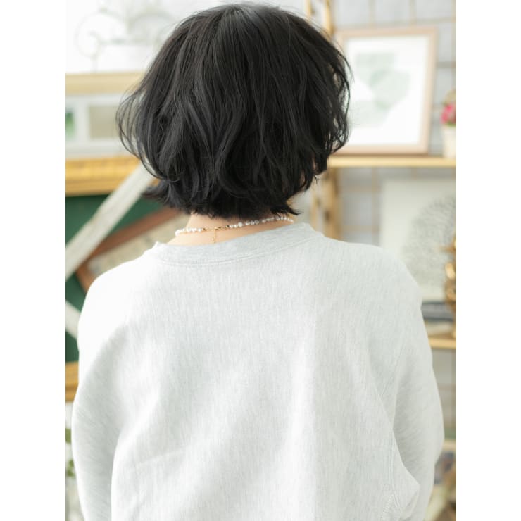 オン眉黒髪小顔くせ毛風ショートマッシュボブ ボブショート