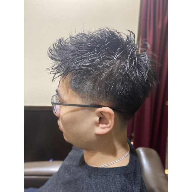もみあげが濃い方必見 テーパーカット フェード ローフェード Hiro Ginza Barbershop 飯田橋神楽坂店 ヒロギンザバーバーショップ イイダバシカグラザカテン のヘアスタイル 美容院 美容室を予約するなら楽天ビューティ