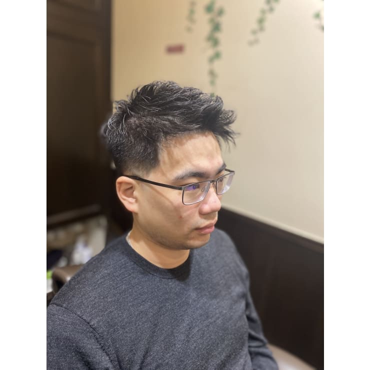 もみあげが濃い方必見 テーパーカット フェード ローフェード Hiro Ginza Barbershop 飯田橋神楽坂店 ヒロギンザバーバーショップ イイダバシカグラザカテン のヘアスタイル 美容院 美容室を予約するなら楽天ビューティ