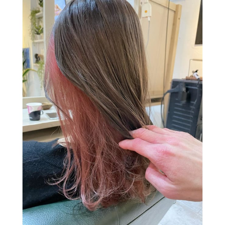 ピンク ピンクベージュ インナーカラー Act 十条店 アクト ジュウジョウテン のヘアスタイル 美容院 美容室を予約するなら楽天ビューティ