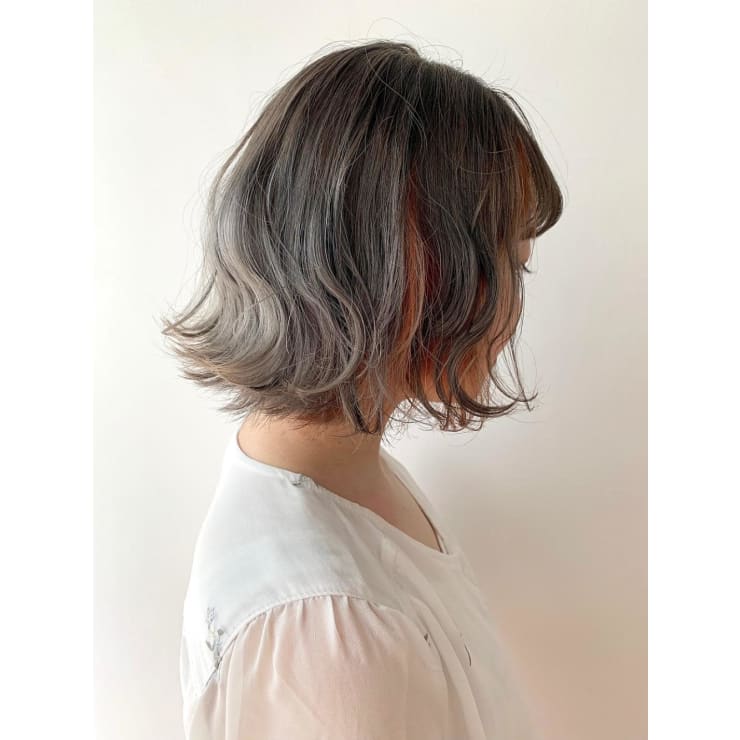 Milk オレンジ シルバー 夏色 インナーカラー Milk By Ura ミルクバイウラ のヘアスタイル 美容院 美容室を予約するなら楽天ビューティ