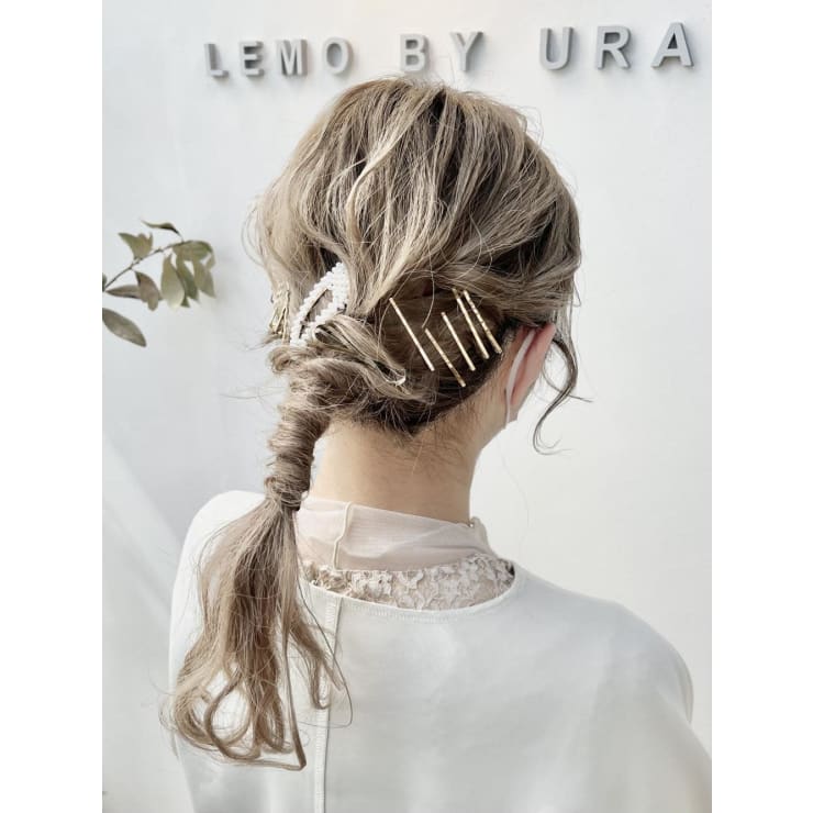 結婚式アレンジ ヘアセット ローポニー Lemo By Ura レモバイウラ のヘアスタイル 美容院 美容室を予約するなら楽天ビューティ
