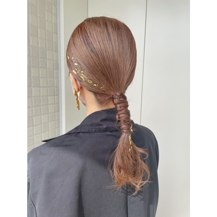 タイトローポニーアレンジ Oggi By Kenje オッジバイケンジ のヘアスタイル 美容院 美容室を予約するなら楽天ビューティ