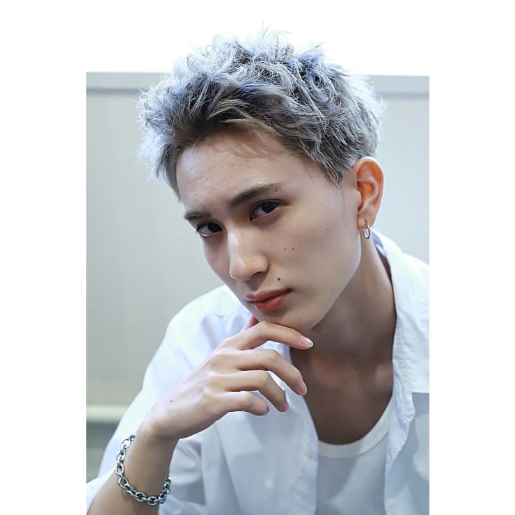 ホワイトアッシュショート Fugo 原宿 フーゴ ハラジュク のヘアスタイル 美容院 美容室を予約するなら楽天ビューティ