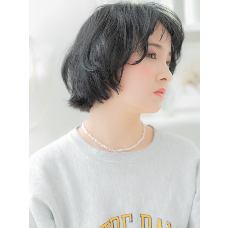 オン眉黒髪小顔くせ毛風ショートマッシュボブ 前髪パーマ Mod S Hair 上尾 モッズヘア 上尾西口店 モッズヘア アゲオニシグチテン のヘアスタイル 美容院 美容室を予約するなら楽天ビューティ
