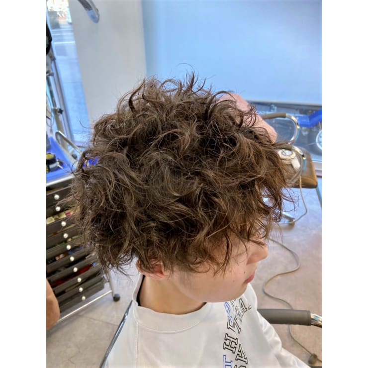 ツイストスパイラルパーマ ツイスト弱め スパイラル強め Ruler Hair Dressing ルーラーヘアドレッシング のヘアスタイル 美容院 美容室を予約するなら楽天ビューティ