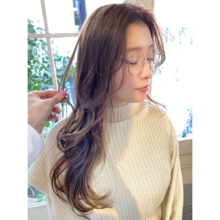 韓国風ヨシンモリ巻きシースルー前髪ロングアレンジ30代40代 Chainon シェノン のヘアスタイル 美容院 美容室を予約するなら楽天ビューティ