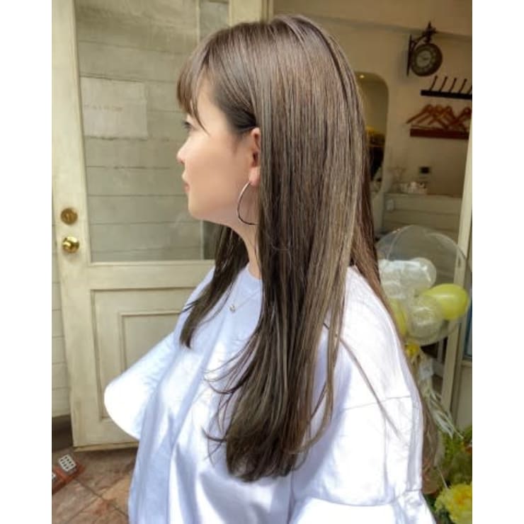 ストレートのロングヘアは艶が大事 髪質改善トリートメント Chainon シェノン のヘアスタイル 美容院 美容室を予約するなら楽天ビューティ