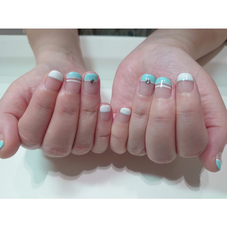 シェラック ティファニーカラーネイル Champs Bilec Nail Salon シャンビレック のネイルデザイン ネイル まつげサロンを予約するなら楽天ビューティ