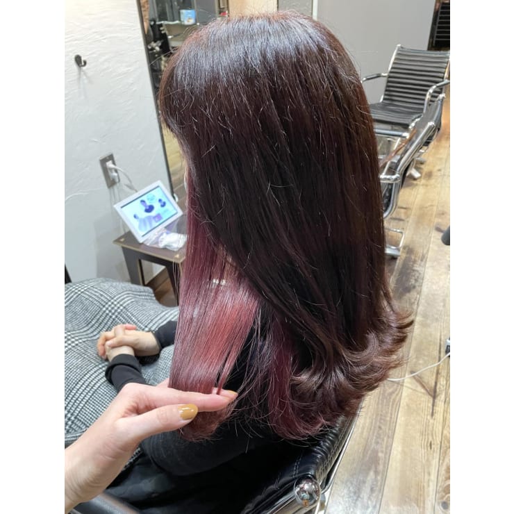 大人ピンクインナーカラー ピンクブラウンロング Hair Make Egerie ヘアアンドメイクエジェリ のヘアスタイル 美容院 美容室を予約するなら楽天ビューティ
