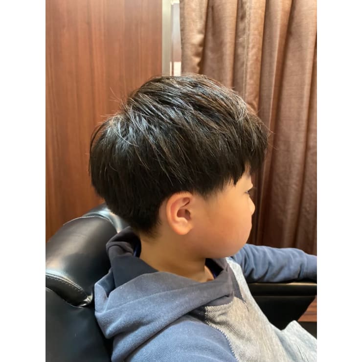 子供カット 刈り上げツーブロック Hiro Ginza 新橋店 理容室 ヒロギンザシンバシテン のヘアスタイル 美容院 美容室を予約するなら楽天ビューティ