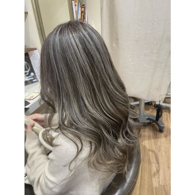 白髪染め 歴代No.1ロングヘア】白髪率90%超えでも白髪ぼかしハイライト