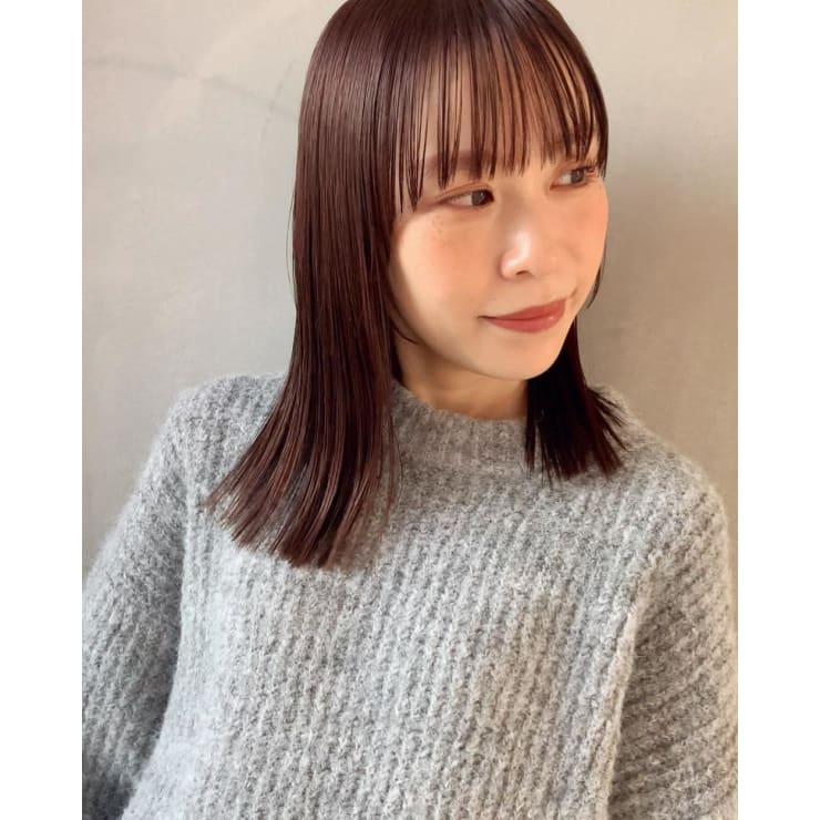 切りっぱなしボブロブワイドバングシースルーピンクブラウン | YOKE