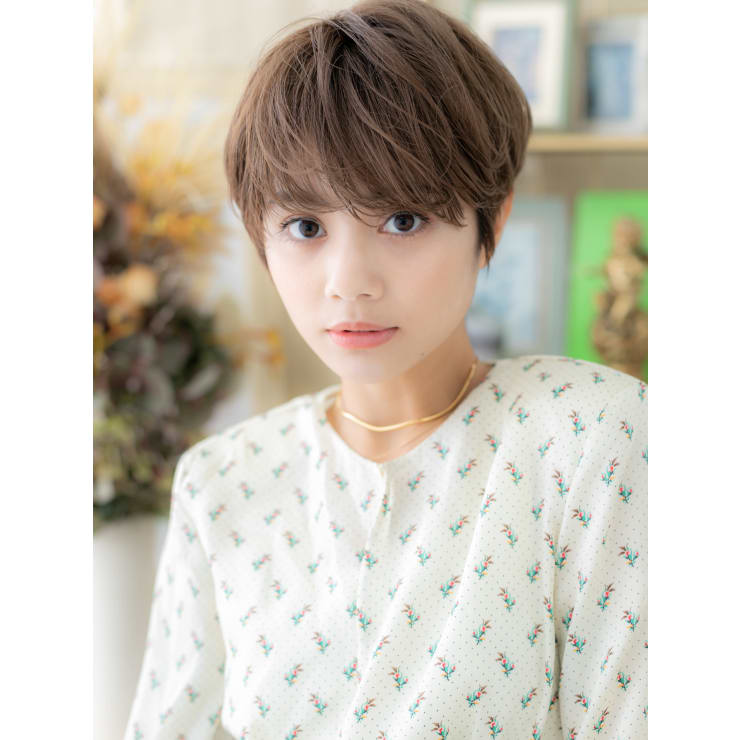 外国人風大人ハイライト小顔くせ毛ショート マッシュヘアー