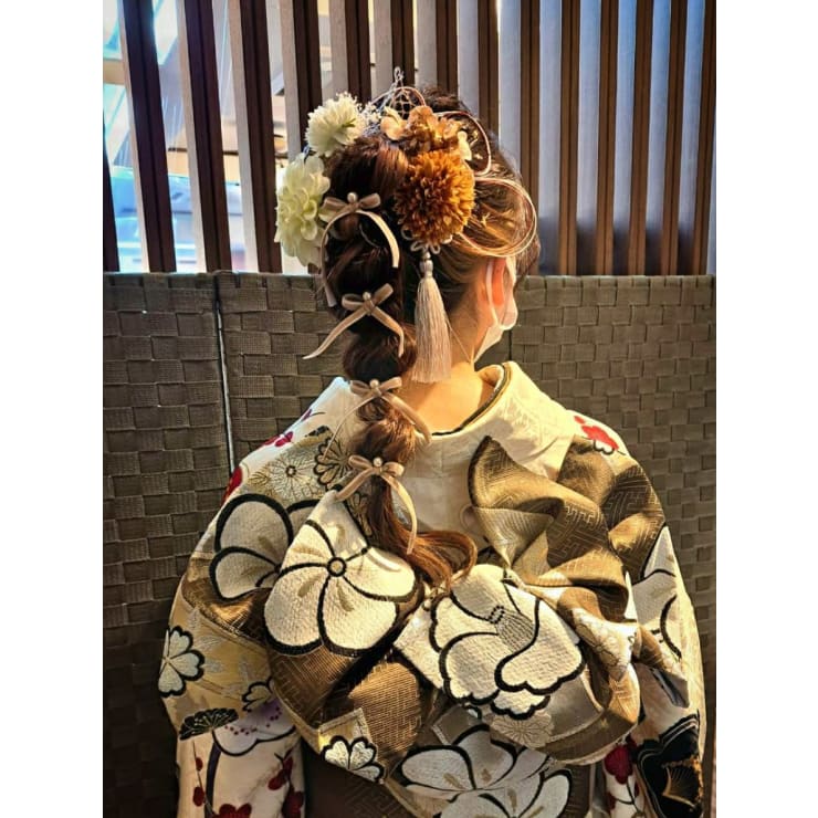 ロング向け】2025年の成人式はこのヘアアレンジで。晴れ姿に