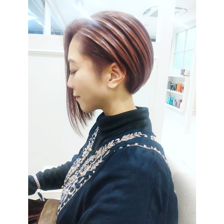 クールにアシンメトリーショートボブ | High street Hair(ハイ