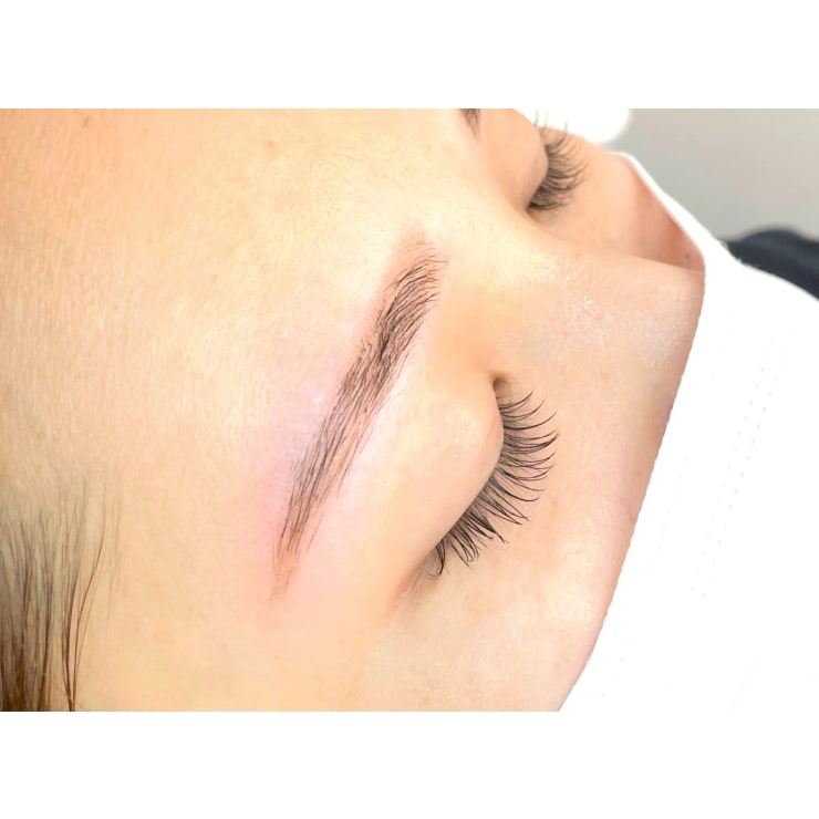 男女ともに大人気の【アイブロウWax】！お顔の印象は8割眉毛で決まる