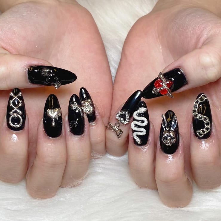 ゴテゴテネイル♪ | studio tam(スタジオタム)のネイルデザイン