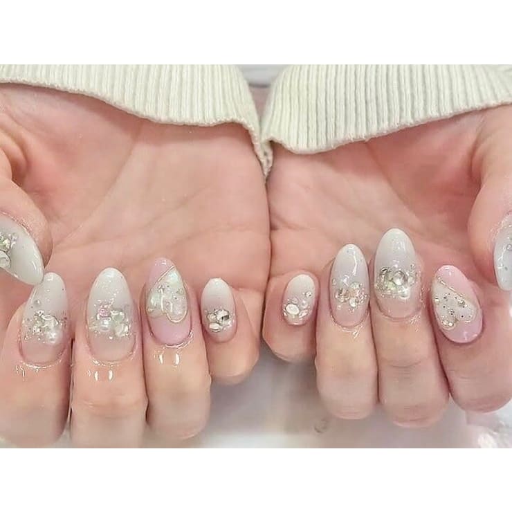 白×ストーン×ハートネイル | ジェルネイル専門店 NICE NAIL 千里中央店