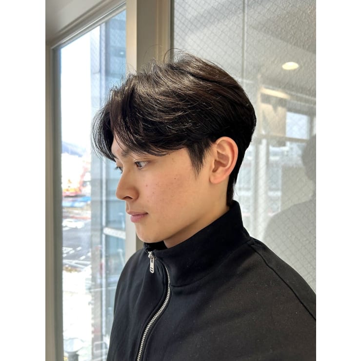 センターパート×ニュアンスパーマ×ダウンパーマ | NYNY 三宮駅前店