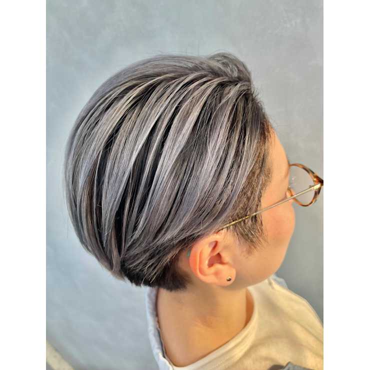 バレイヤージュ/ホワイトシルバー/マッシュ | Aco(アコ)のヘアスタイル