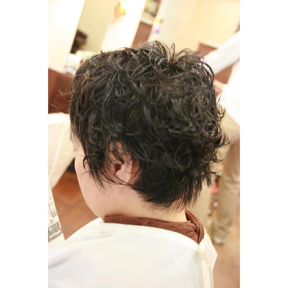 京都 ヘナ毛にパーマ ボリュームを出すよ エアウェーブで Hair Qril ヘア クリル のヘアスタイル 美容院 美容室を予約するなら楽天ビューティ