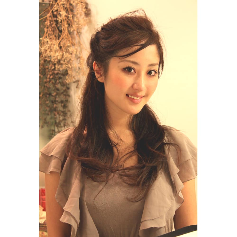 パーティアレンジ R Dresser アールドレッサー のヘアスタイル 美容院 美容室を予約するなら楽天ビューティ