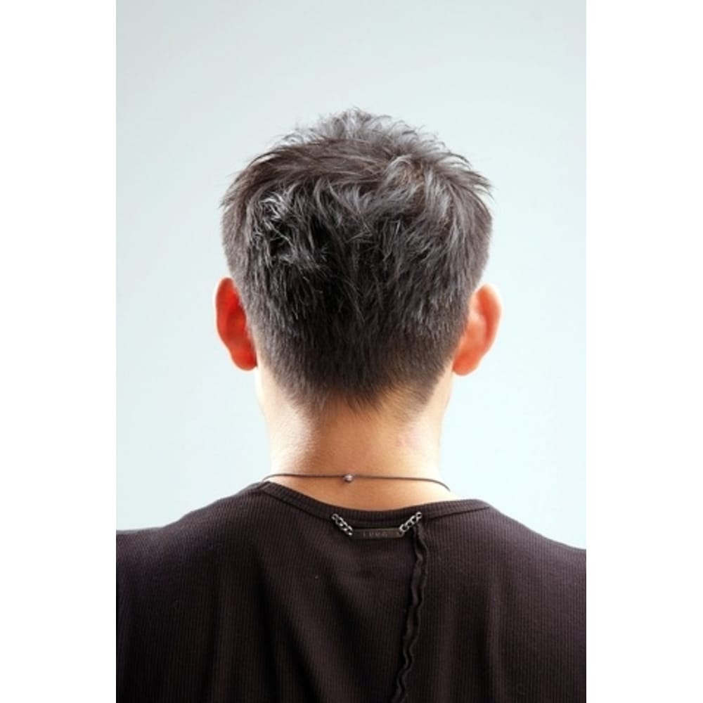 ナチュラルソフトモヒカン メンズ専門サロン Jade With Akros ジェイド ウィズ アクロス のヘアスタイル 美容院 美容室を予約するなら楽天ビューティ